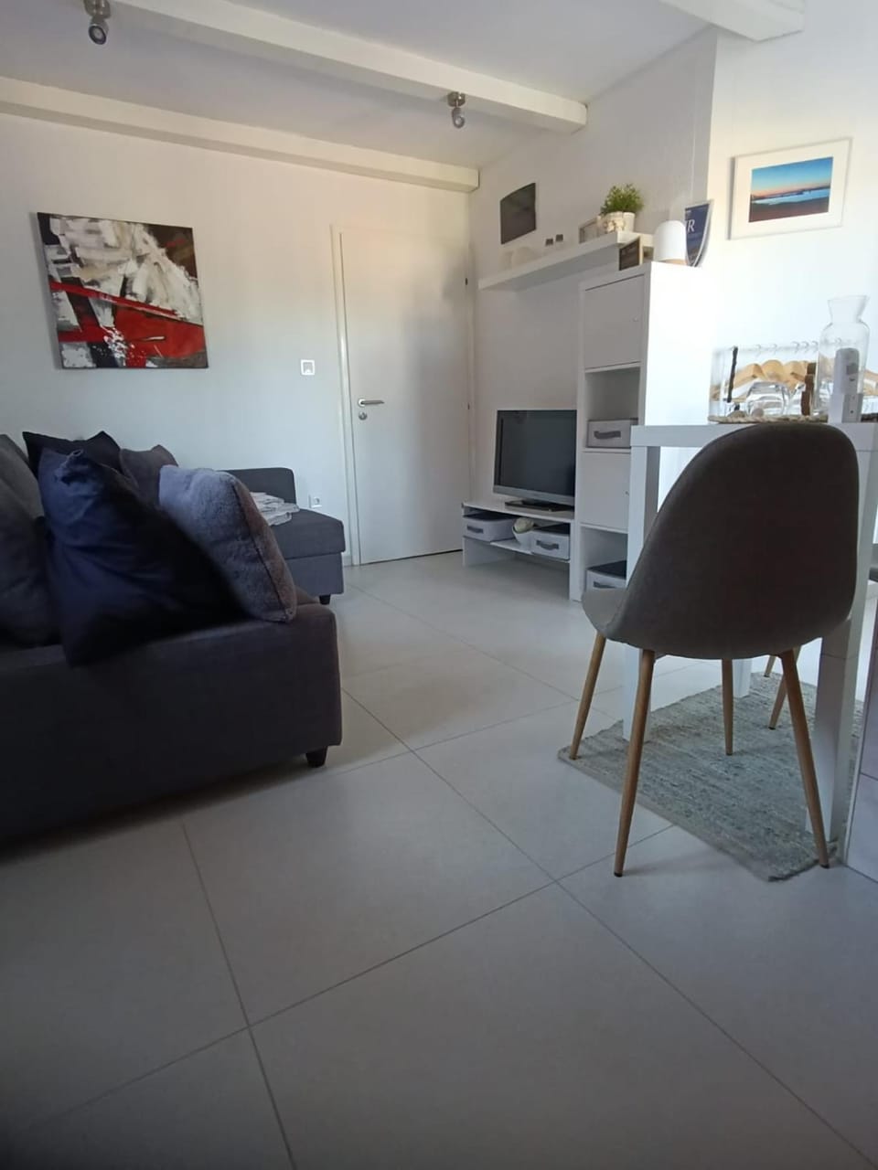 TV and multimedia, Seating area
