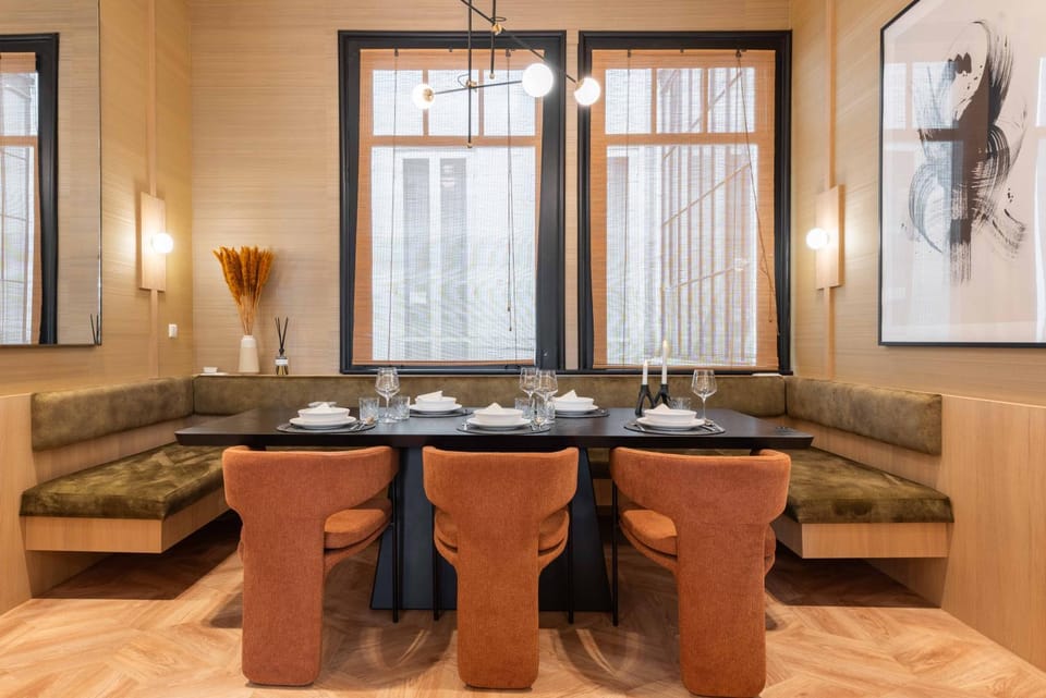 Living room, Seating area, Dining area