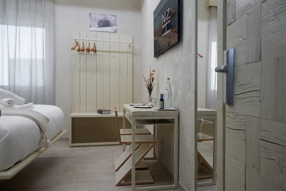 Photo of the whole room, Dining area, wardrobe