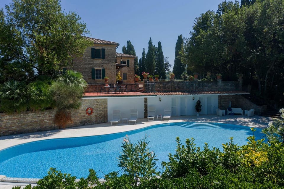 Pool view, Swimming pool, sunbed