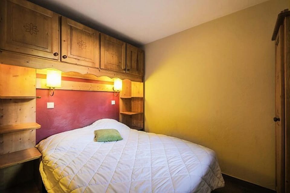 Bed, Bedroom, furniture
