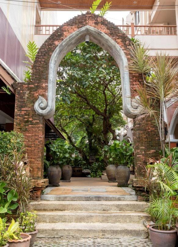 Facade/entrance