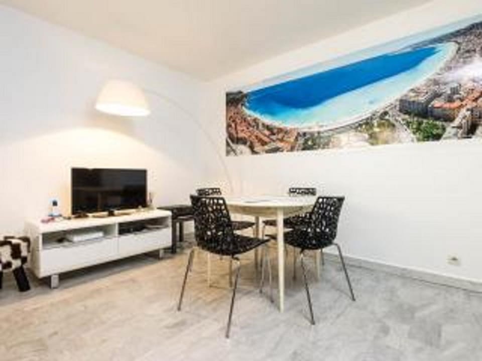 Communal lounge/ TV room, Living room, Dining area