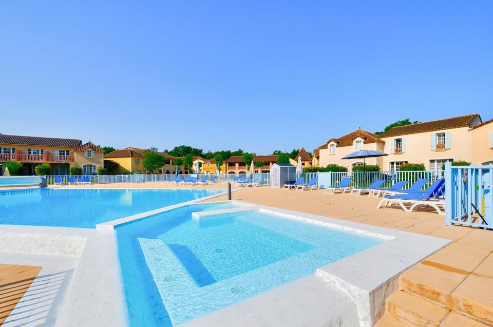 Beach, Swimming pool