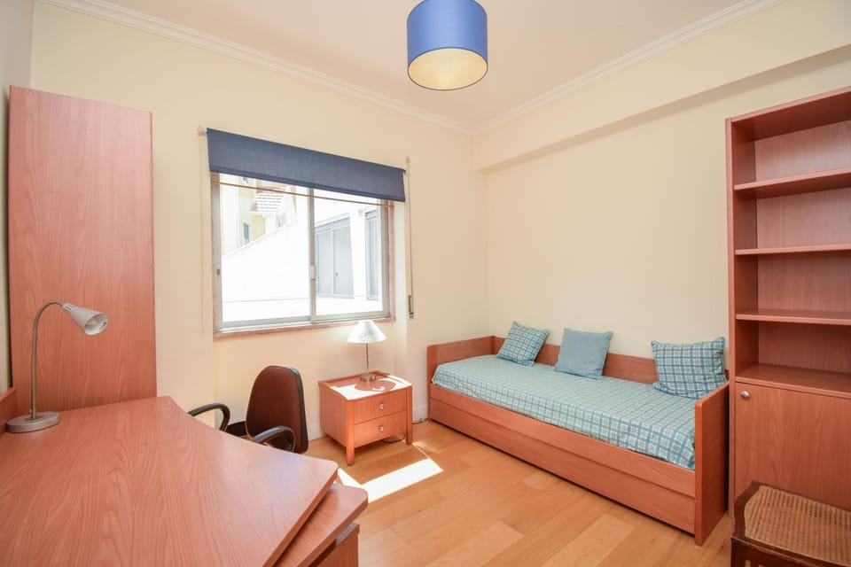Bed, Seating area, Bedroom, wardrobe