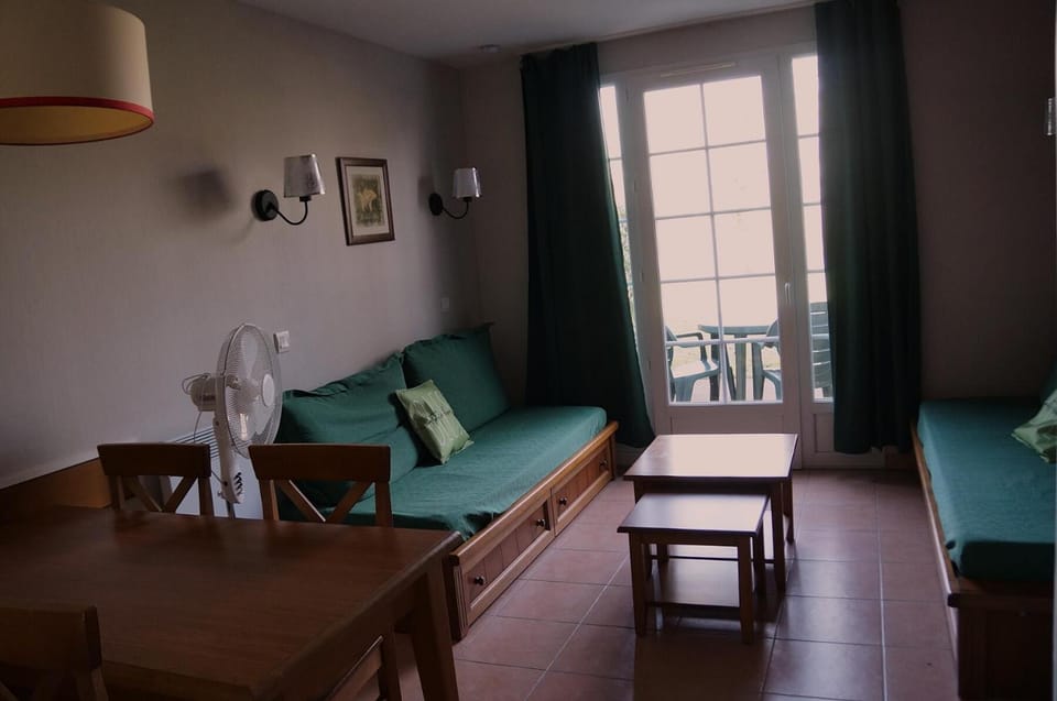Bed, kitchen