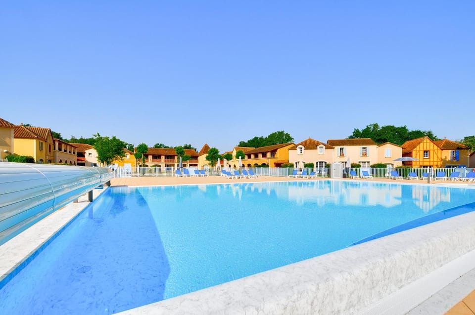 Beach, Swimming pool