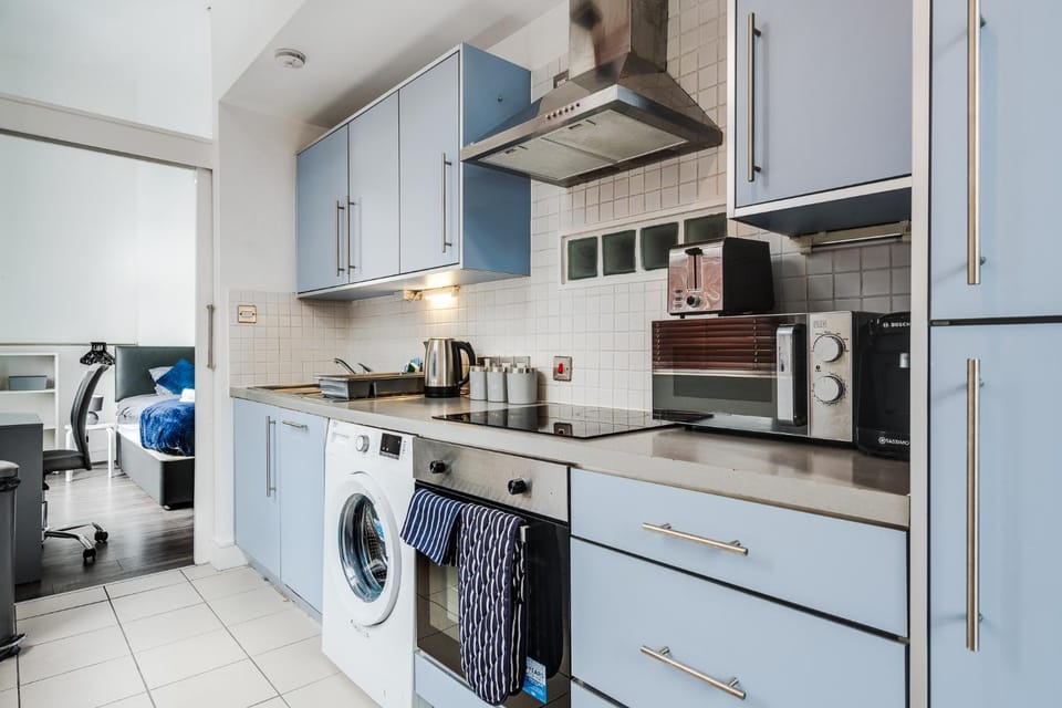 Coffee/tea facilities, Kitchen or kitchenette, minibar, pet friendly, stove, toaster, washing machine
