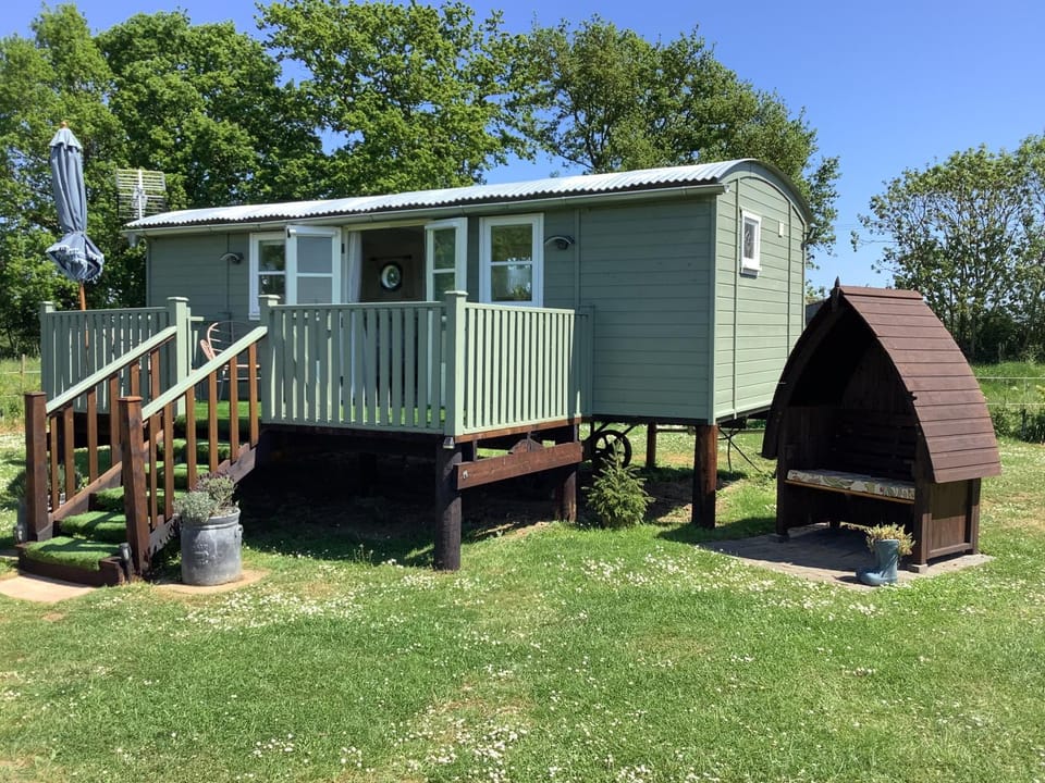 Muffins Meadow Shepherds Hut Campground/ 
RV Resort in Maldon District