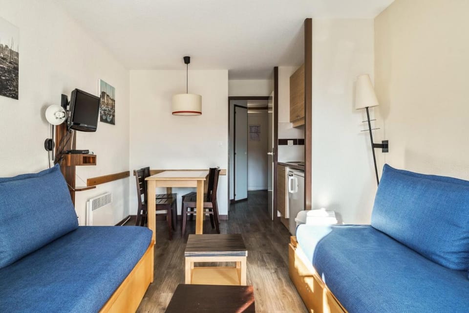 Bed, kitchen