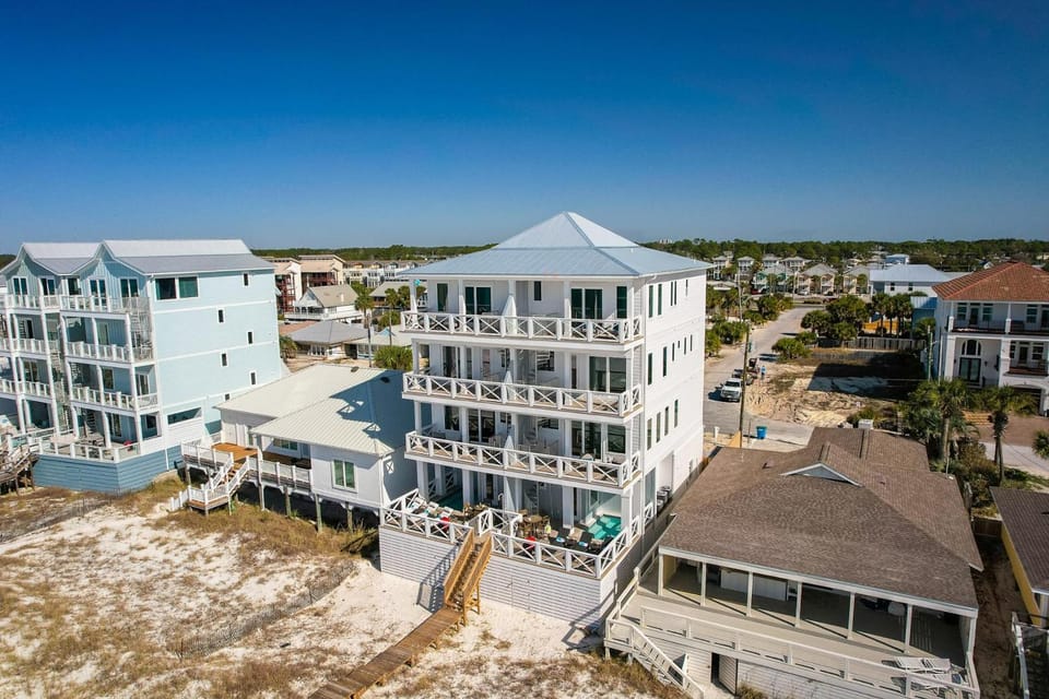 Property building, Neighbourhood, Bird's eye view, Balcony/Terrace, Balcony/Terrace, City view, Sea view, Location