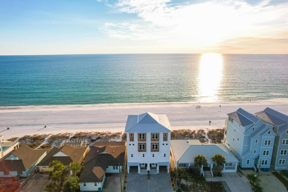 Property building, Natural landscape, Bird's eye view, Beach, Sea view, Sunset