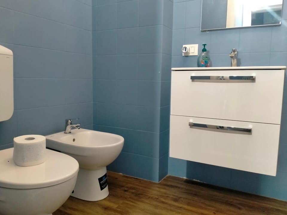 Toilet, Bathroom