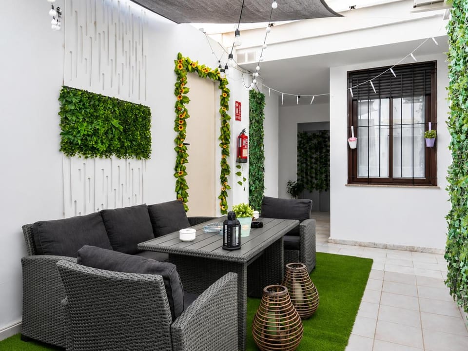 Patio, Seating area
