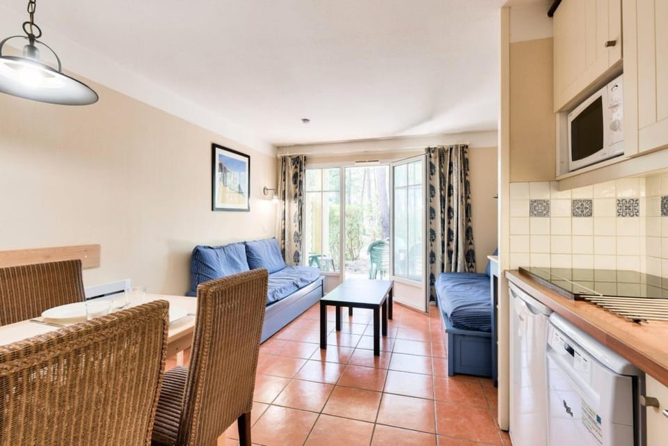 Bed, kitchen