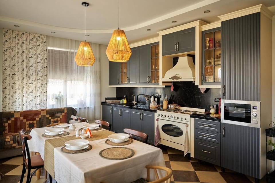 Buffet breakfast, kitchen