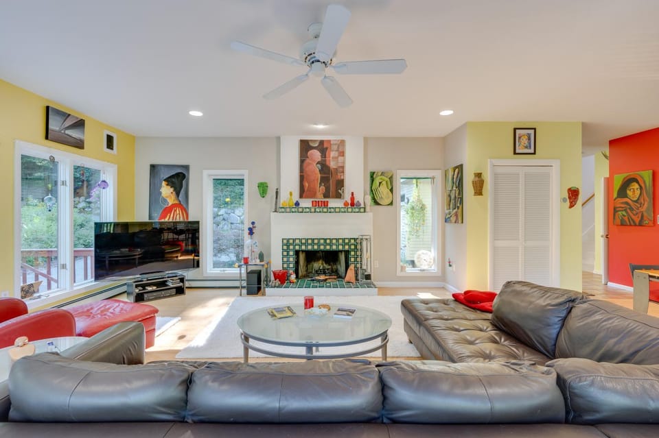 Charming Thornton Escape w/ Sauna + Gazebo! House in Waterville Valley