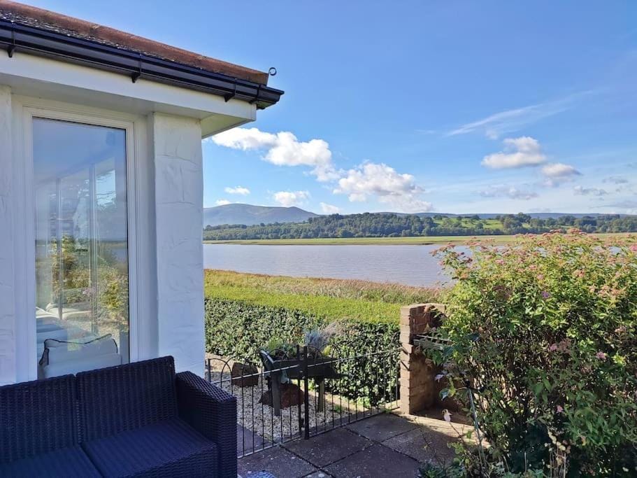 Shorepark - waterfront cottage with stunning views House in Scotland
