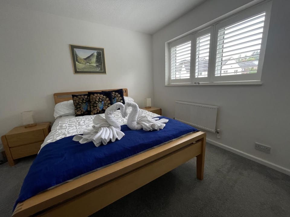 Riverside 2 Bedroom Townhouse with Car Charger Apartment in Abergavenny