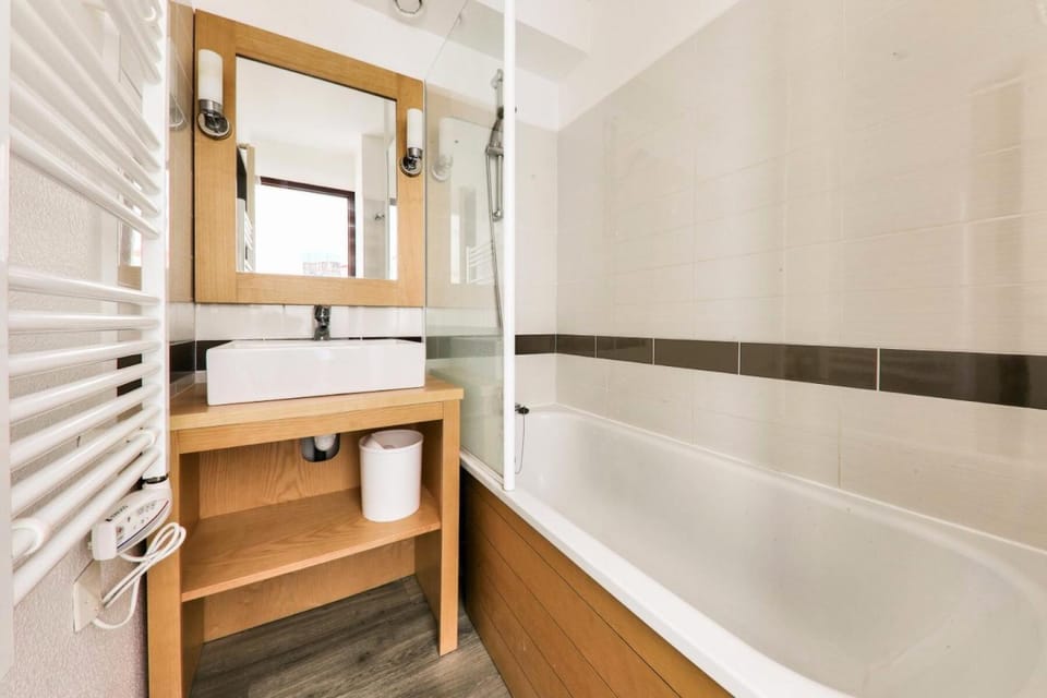 Shower, Bathroom, kitchen