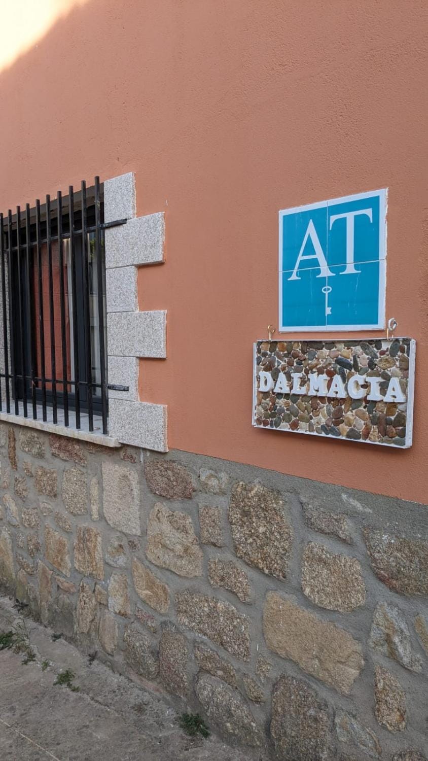 Facade/entrance, Logo/Certificate/Sign