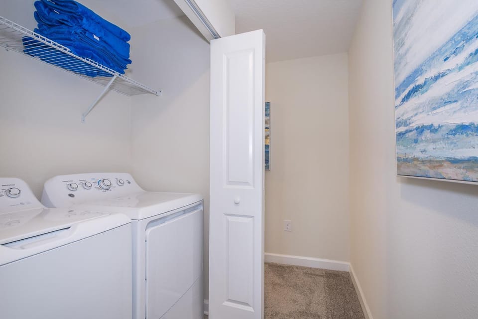 Stunning Townhouses 5 Minutes away Disney! House in Kissimmee