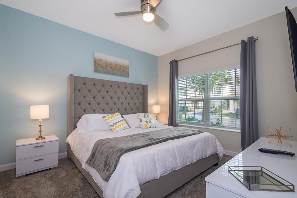 Stunning Townhouses 5 Minutes away Disney! House in Kissimmee