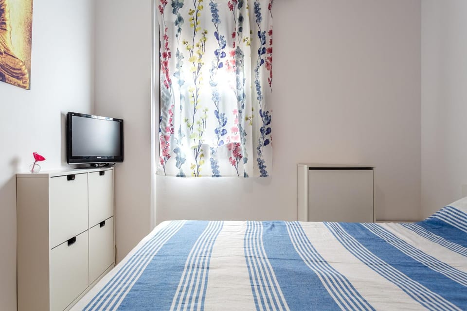 Living room, Bedroom