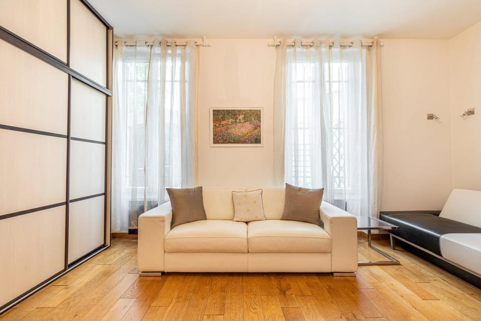 GuestReady - Studio chic près du Canal St-Martin Apartment in Paris