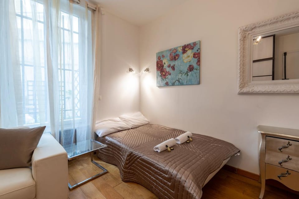 GuestReady - Studio chic près du Canal St-Martin Apartment in Paris