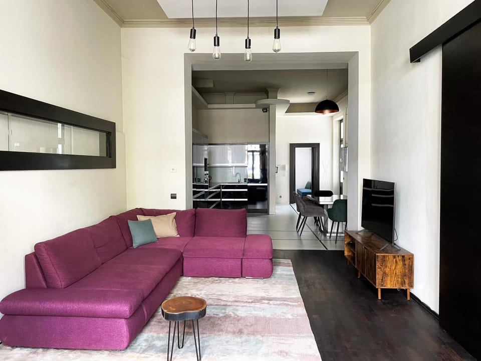 Communal lounge/ TV room, TV and multimedia, Living room, Photo of the whole room, Seating area, Dining area, Area and facilities, Area and facilities, kitchen, kitchen