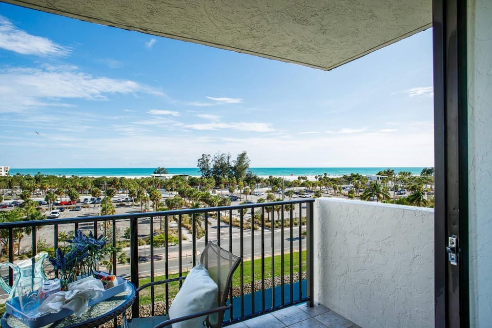 Our House at the Beach W-Tower 5th Floor House in Siesta Beach