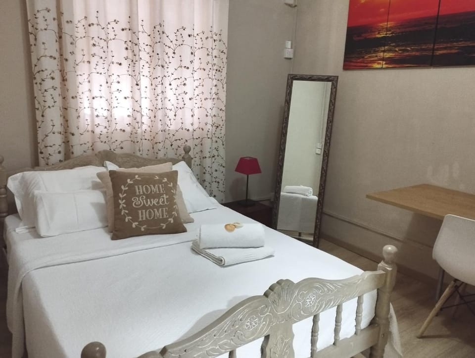 Bed, Bedroom, air conditioner