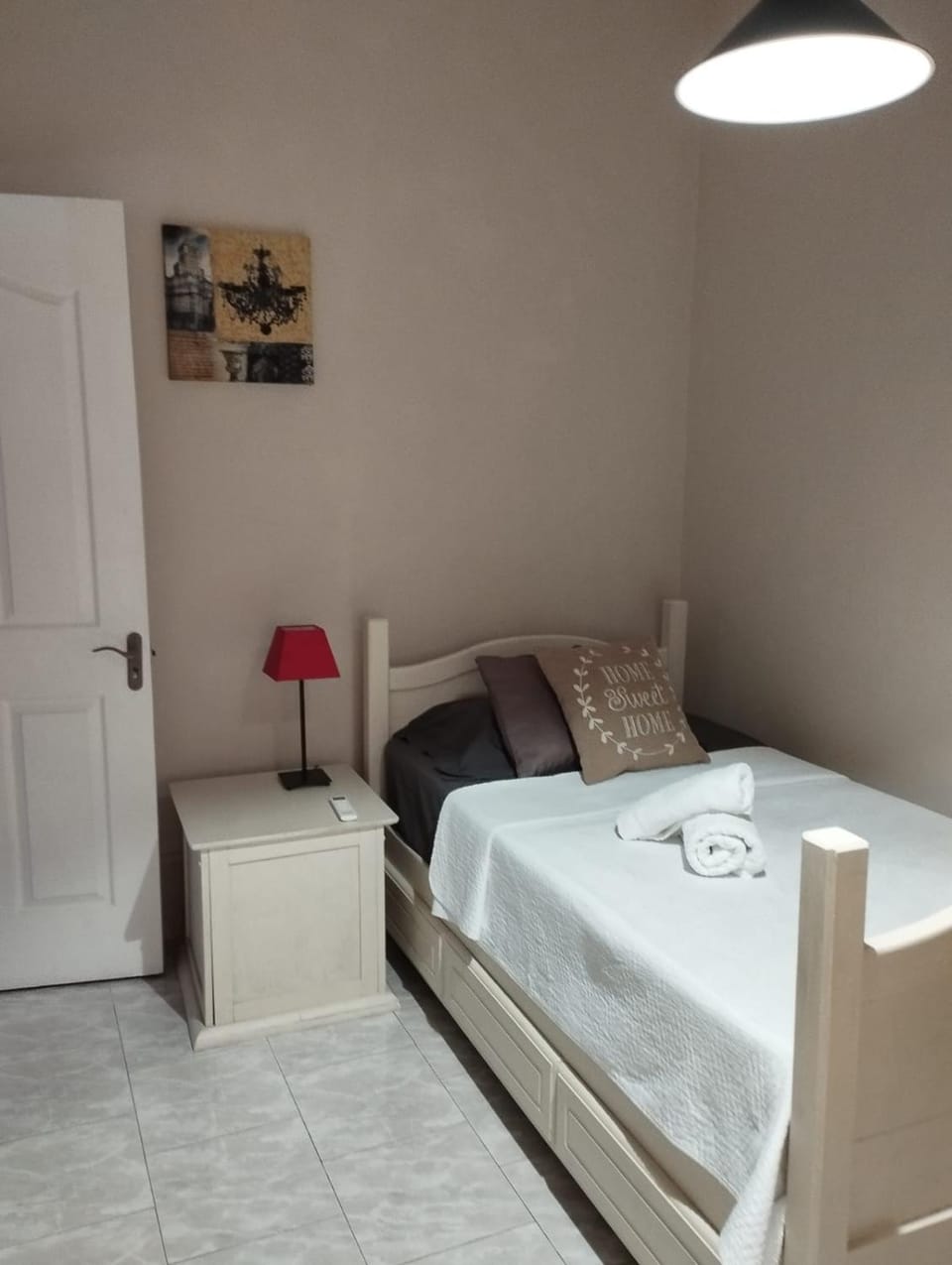 Bed, Bedroom, wardrobe, air conditioner