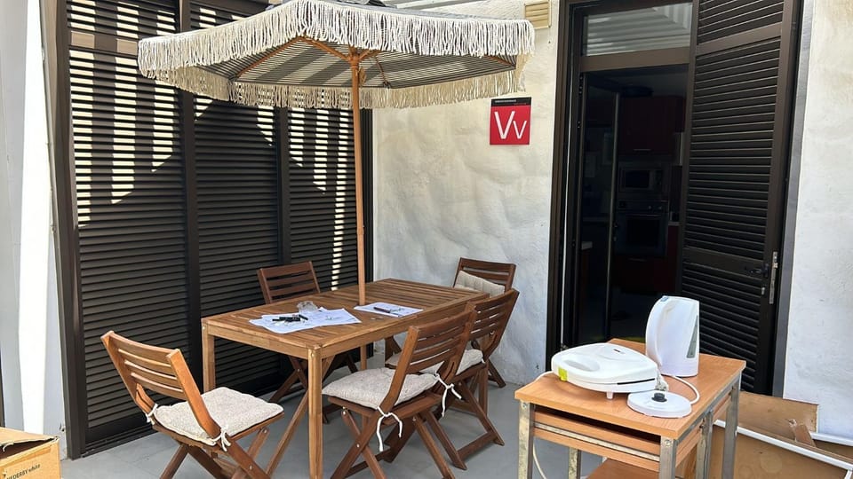Patio, Dining area