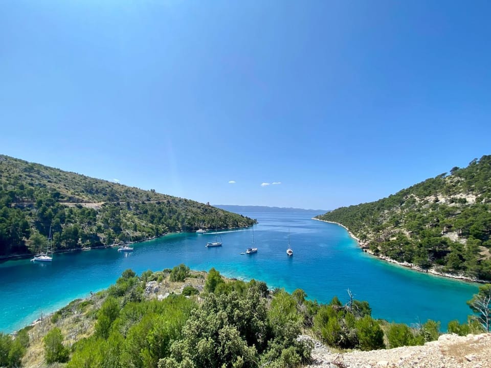 Nearby landmark, Natural landscape, Lake view, Sea view