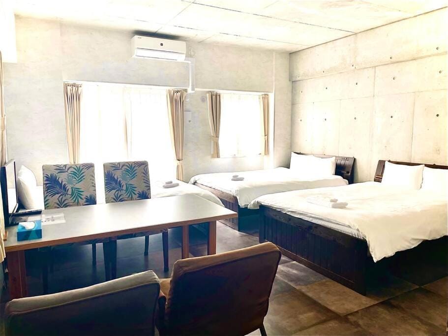 Bed, TV and multimedia, Living room, Photo of the whole room, Dining area, Bedroom, air conditioner