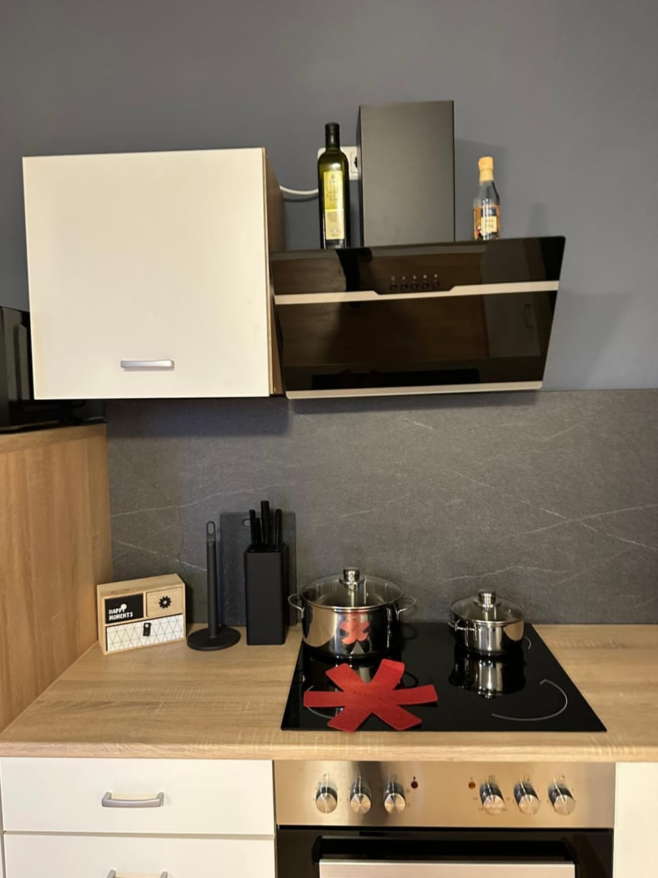 Coffee/tea facilities, Kitchen or kitchenette, minibar, stove