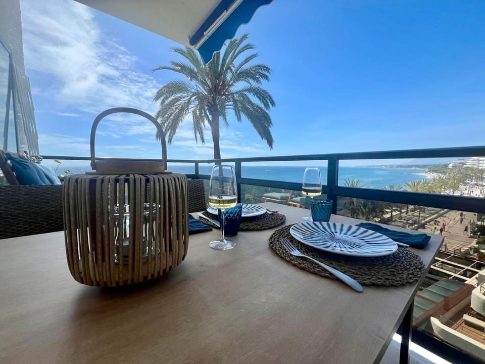 Day, Natural landscape, View (from property/room), Balcony/Terrace, Seating area, Dining area, Sea view
