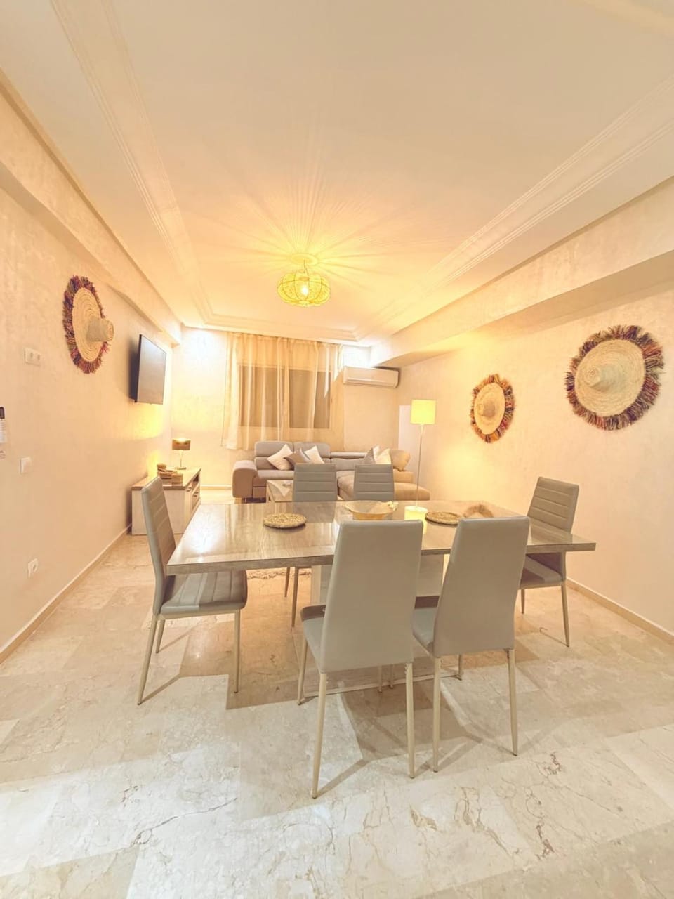 Seating area, Dining area