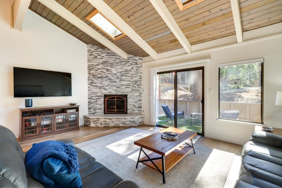 Stylish Incline Village Vacation Rental with AandC! House in Incline Village