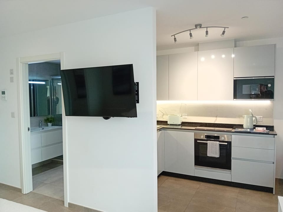 Stunning modern apartment with balcony Apartment in Gibraltar