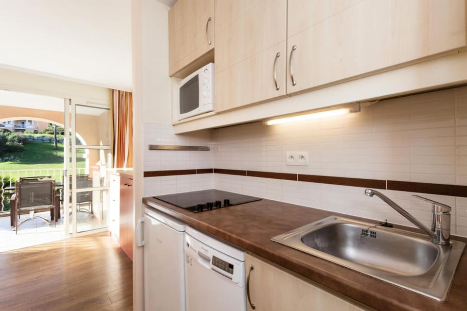 Bathroom, oven, kitchen