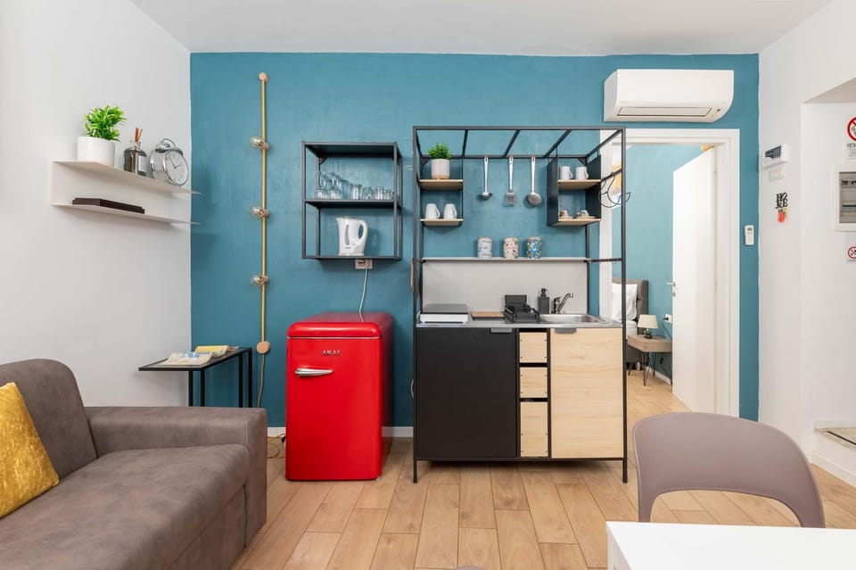 Kitchen or kitchenette, Living room, Seating area