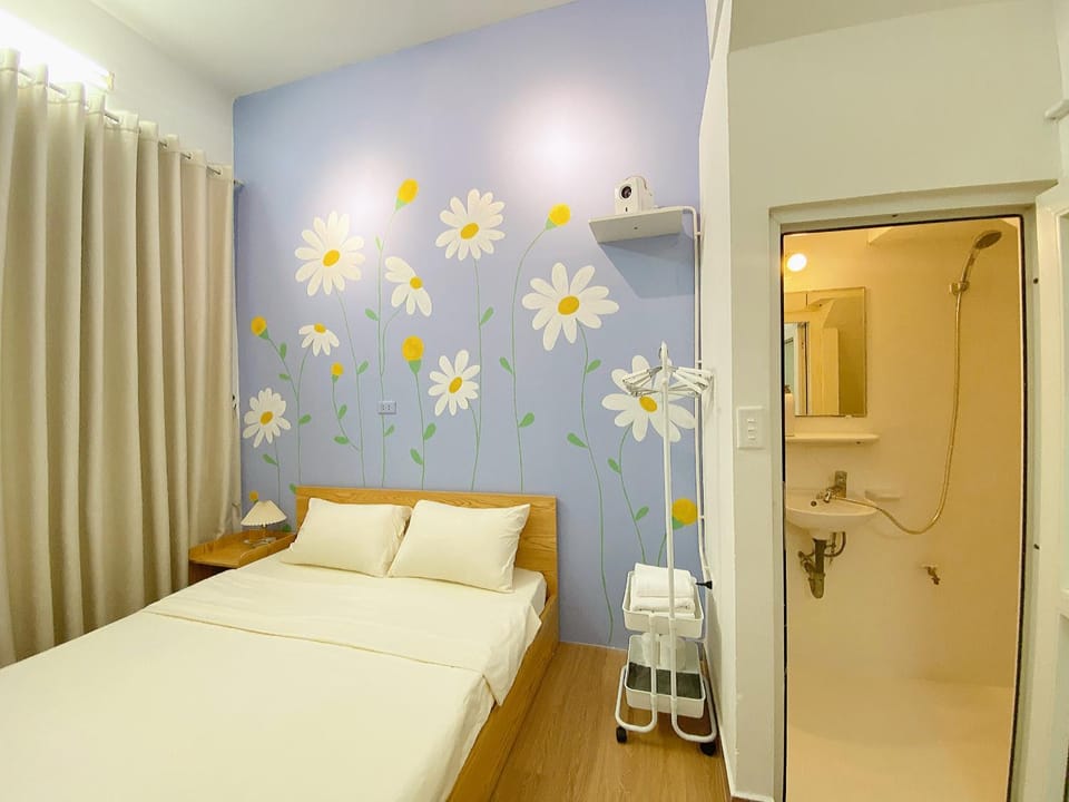 Shower, Bed, Bedroom