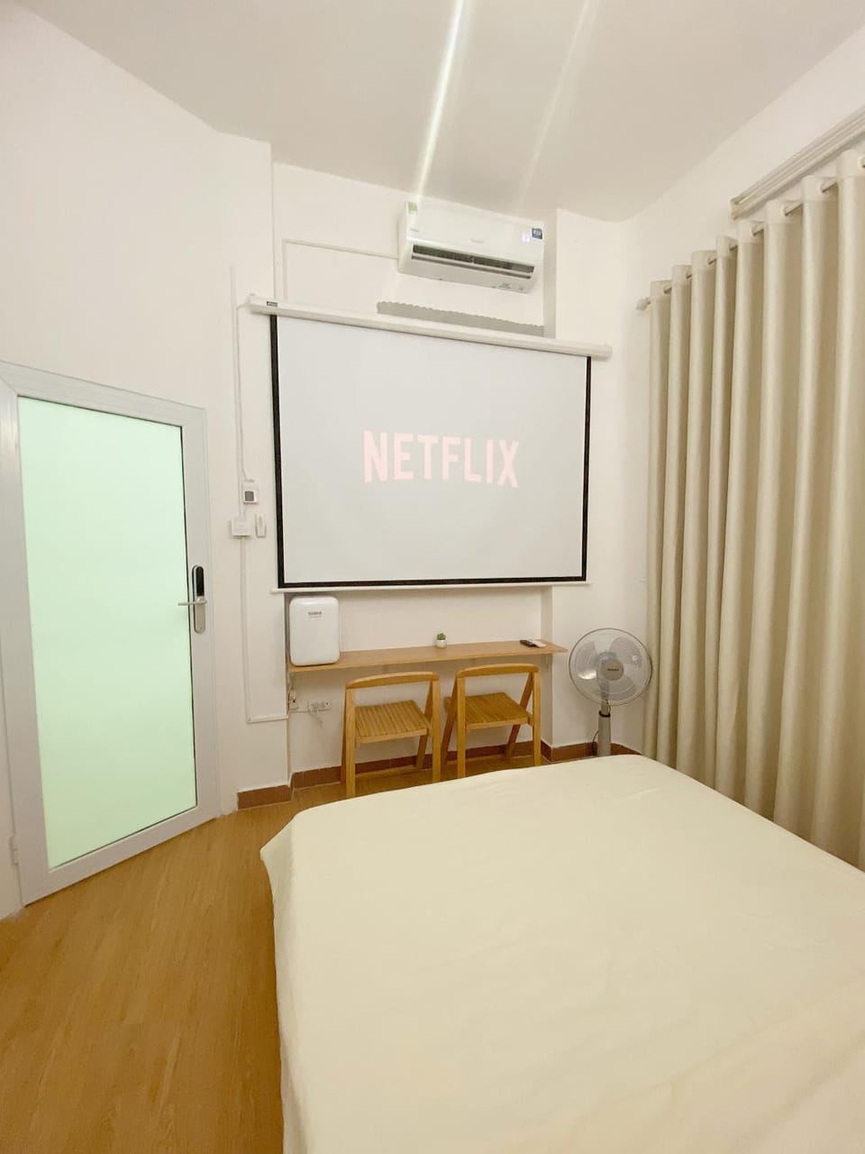 Bed, TV and multimedia, Bedroom, air conditioner