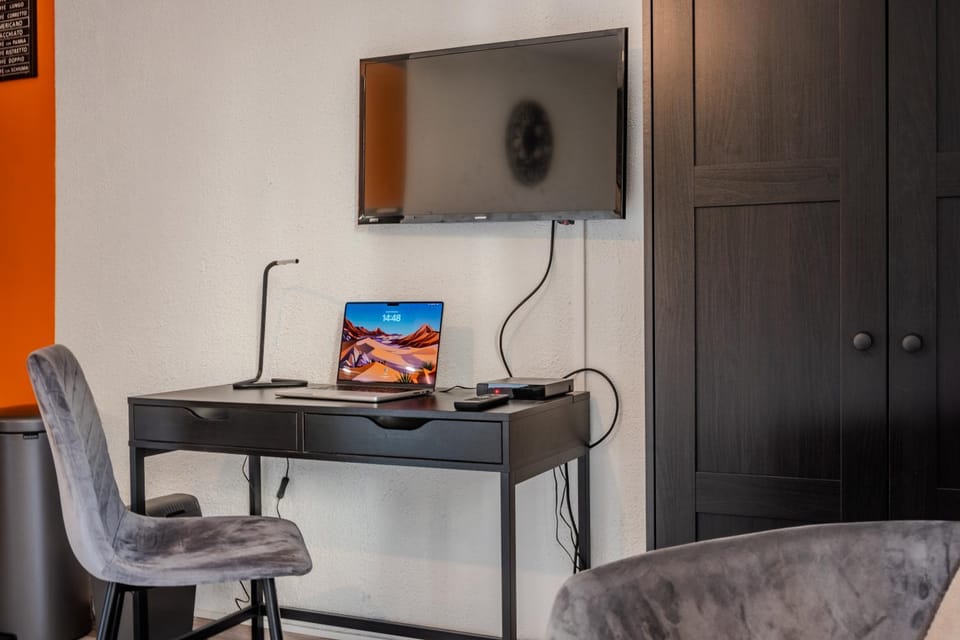 Communal lounge/ TV room, TV and multimedia, Living room