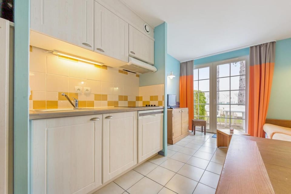 Bathroom, kitchen