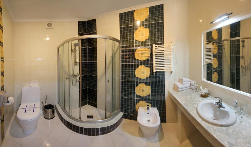 Shower, Toilet, Bathroom