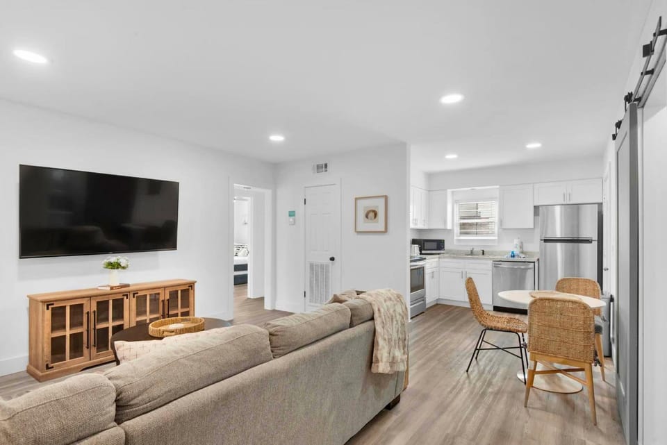 Communal lounge/ TV room, Evening entertainment